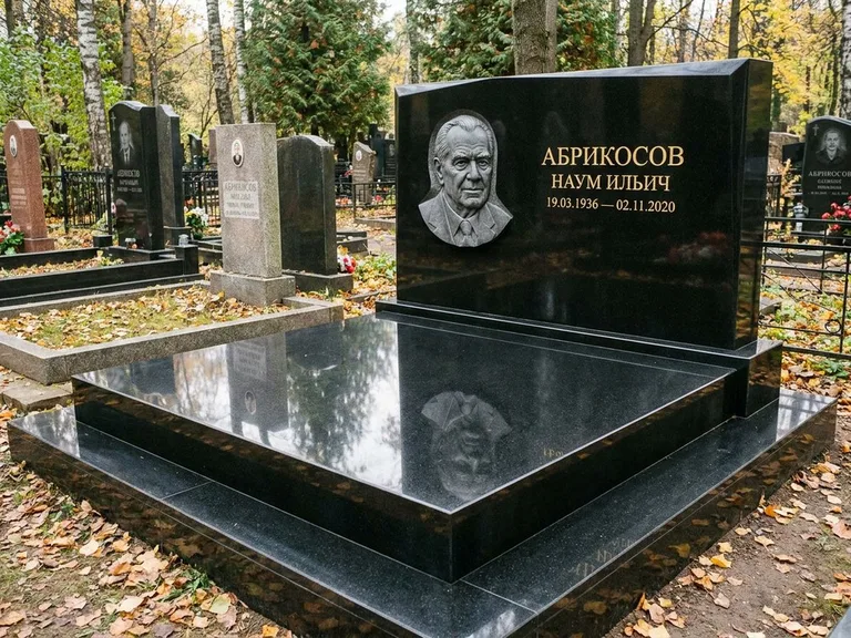 Памятник с барельефом — выполненная работа 37 в Краснодаре