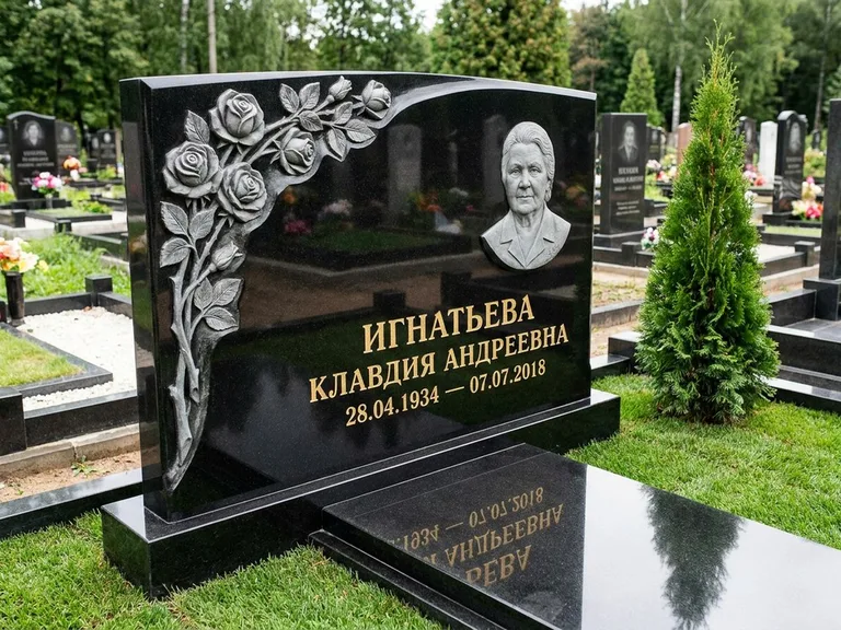 Памятник с барельефом — выполненная работа 45 в Краснодаре