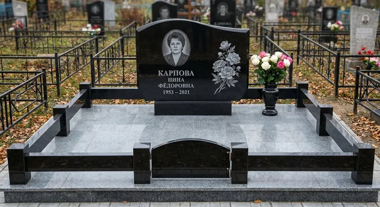 Памятник с гравировкой пионов — выполненная работа «Карпова» в Краснодаре
