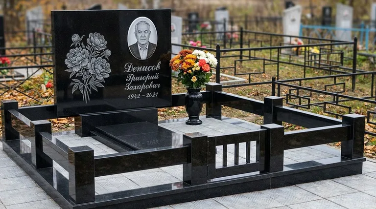 Памятник с гравировкой пионов — выполненная работа «Денисов» в Краснодаре