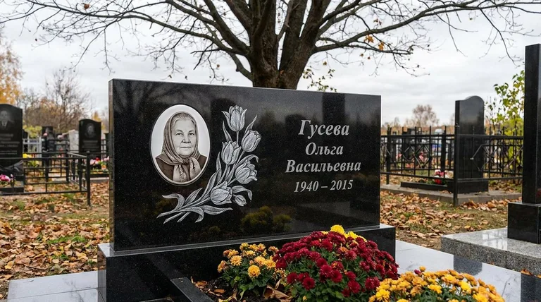 Памятник с гравировкой тюльпанов — выполненная работа «Гусева» в Краснодаре