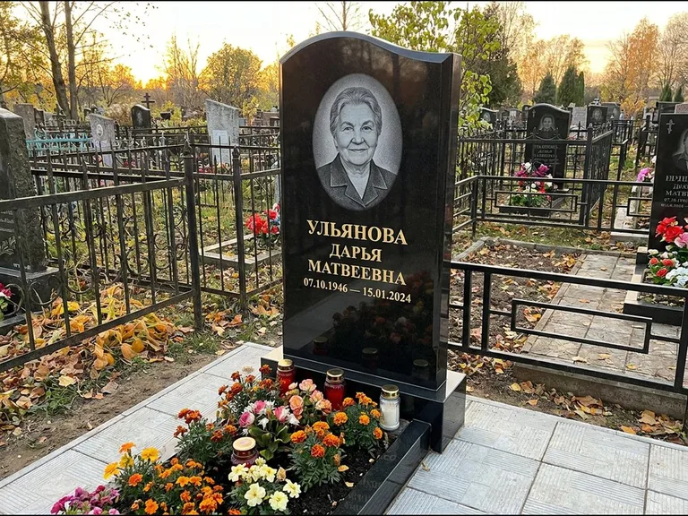 Гравировка портрета на чёрном граните — выполненная работа 12 в Краснодаре