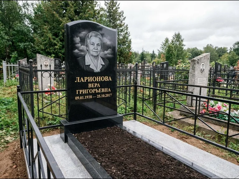 Гравировка портрета на чёрном граните — выполненная работа 16 в Краснодаре
