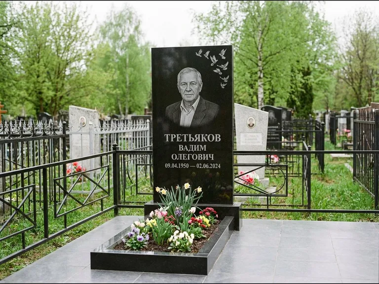 Памятник с гравировкой голубей — гравировка стаи голубей, взлетающей от угла стелы, работа «Третьяков» в Краснодаре