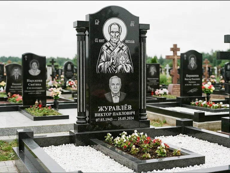 Памятник с гравировкой иконы — икона в резном киоте, работа «Верещагина» в Краснодаре