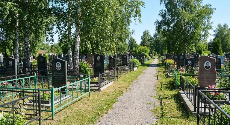 Памятники на Егошихинском кладбище в Перми
