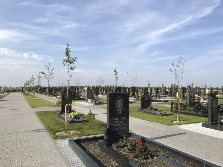 Новое городское (Копанское) кладбище в Краснодаре — открытые свежие участки