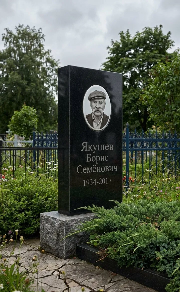 Аллея на Старо-Автозаводском кладбище в Нижнем Новгороде