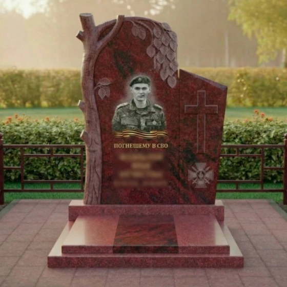 Гранитный памятник с березой и крестом, гранит Лезниковский