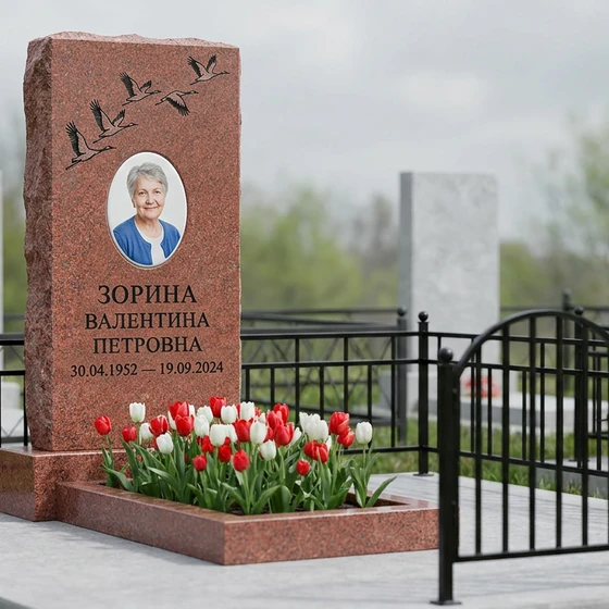 Мемориал с журавлиным клином из красного гранита Лезниковский