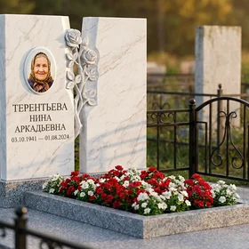 Памятник с розой из белого мрамора с двойной стелой