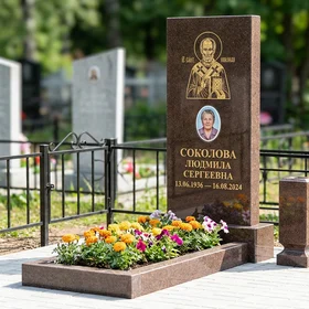 Стела с иконой Николая Чудотворца из дымовского гранита